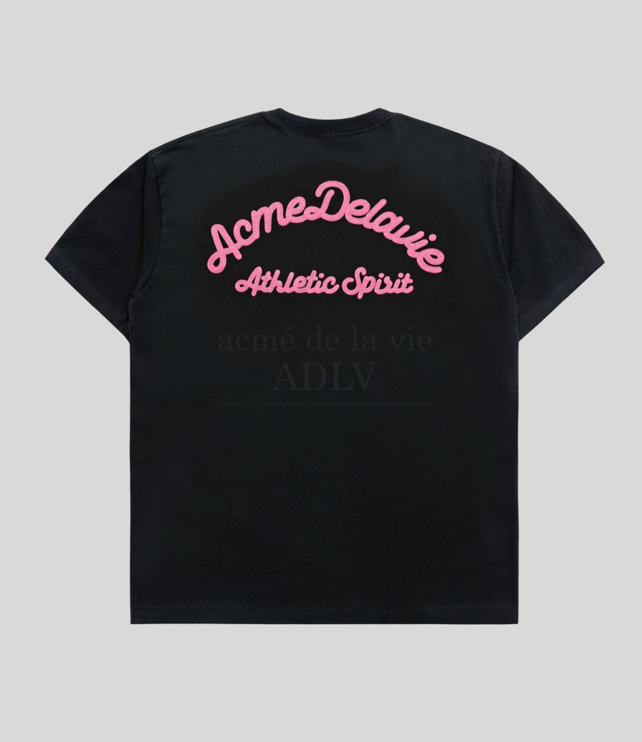 ADLV - Script Embossing Chain ​​Needlework Short Sleeve T-Shirt